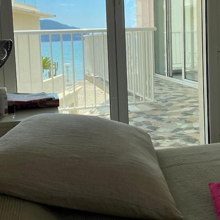 Les Pieds Dans L'O - Appartement 50M2 Front De Mer Saint-Cyr-sur-Mer Exteriör bild
